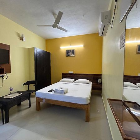 Ramakrishna Rooms Srirangam Tiruchirappalli Eksteriør bilde