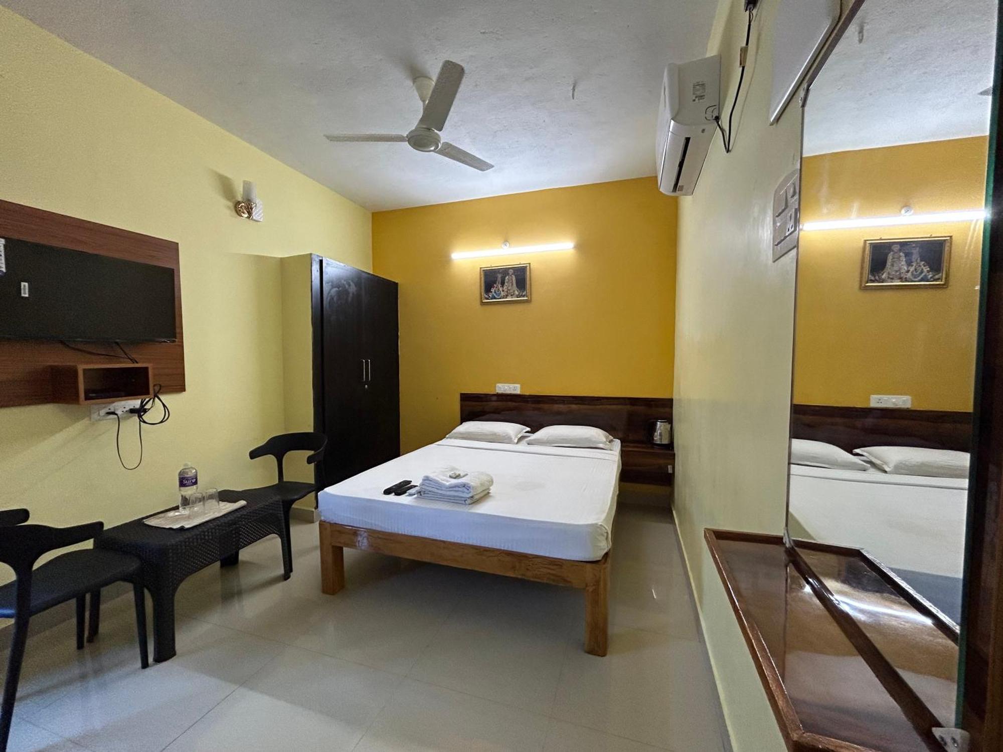 Ramakrishna Rooms Srirangam Tiruchirappalli Eksteriør bilde