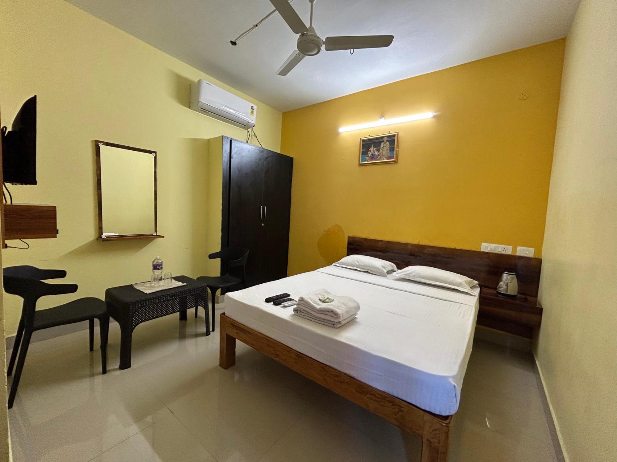 Ramakrishna Rooms Srirangam Tiruchirappalli Eksteriør bilde